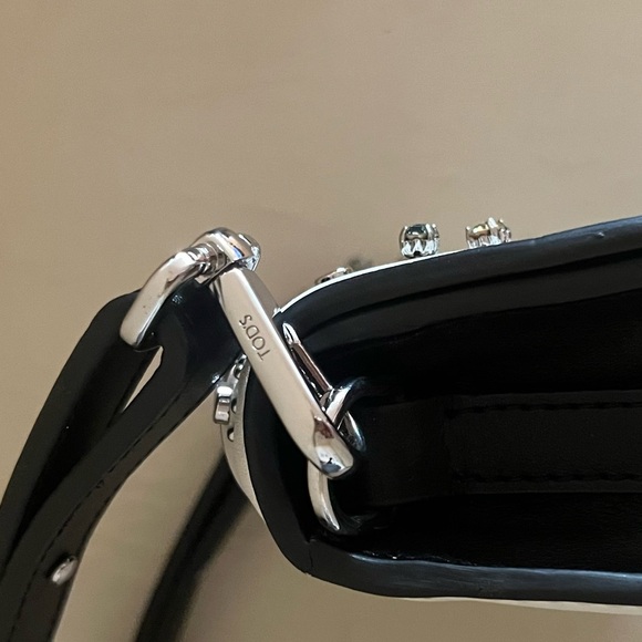 Tod's crossbody leather bag with studs & crystals. Luxury for a fraction 🔥🔥🔥 - Picture 4 of 13